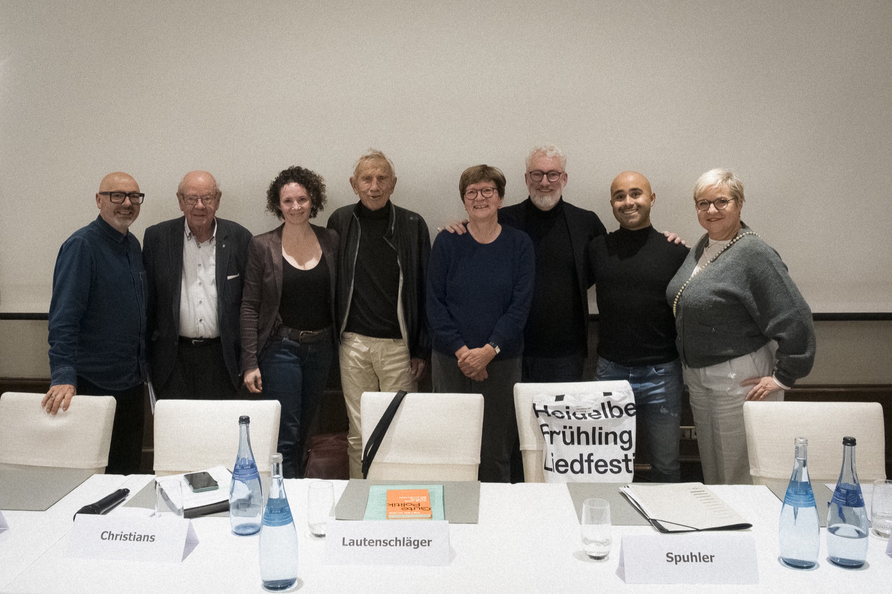 Kunstausstellung und Austausch beim zweiten Salon